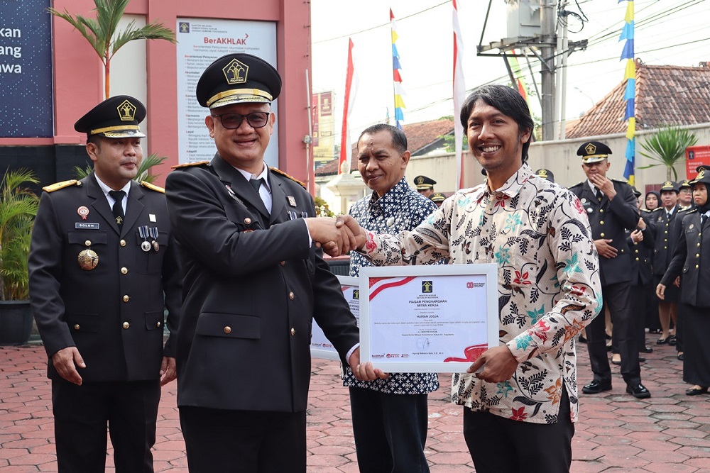 Peringati Hari Pengayoman ke-80, Kemenkum Kanwil DIY Beri Penghargaan Kepada Sejumlah Lembaga Mitra