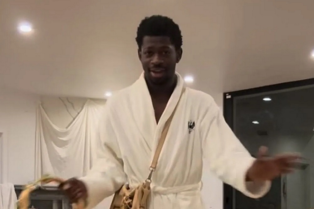Berkeliaran dan Menyerang Polisi, Rapper Lil Nas X