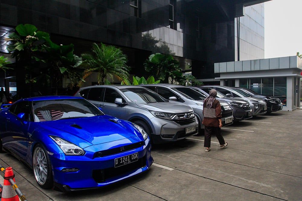 Daftar Harga Kendaraan Sitaan OTT Wamenaker Immanuel Ebenezer