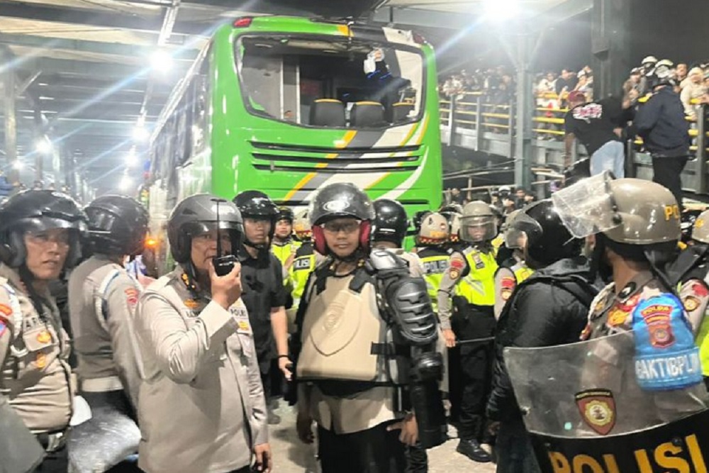 Ricuh Suporter PSIM dan Persib, Ratusan Orang Dipulangkan Polisi