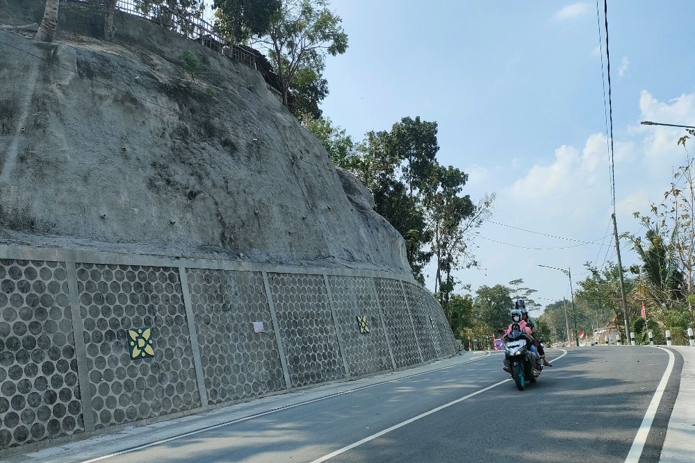 Batu di Bukit Clongop Gedangsari Rawan Runtuh, Butuh Penanganan!