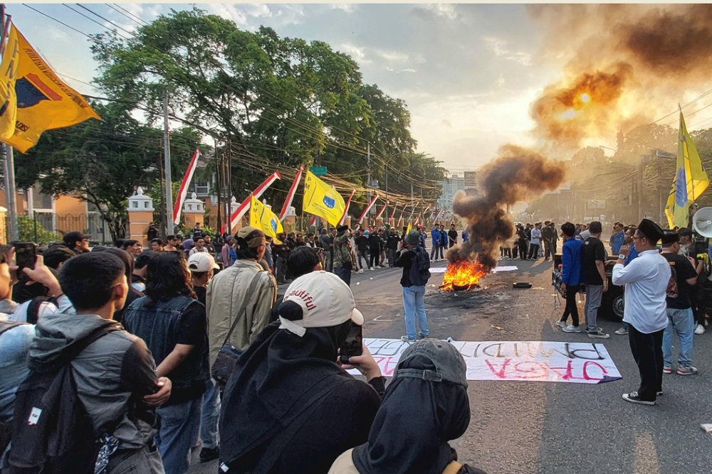 Gelar Aksi di Pertigaan UIN Jogja, PMII DIY Sampaikan 11 Tuntutan