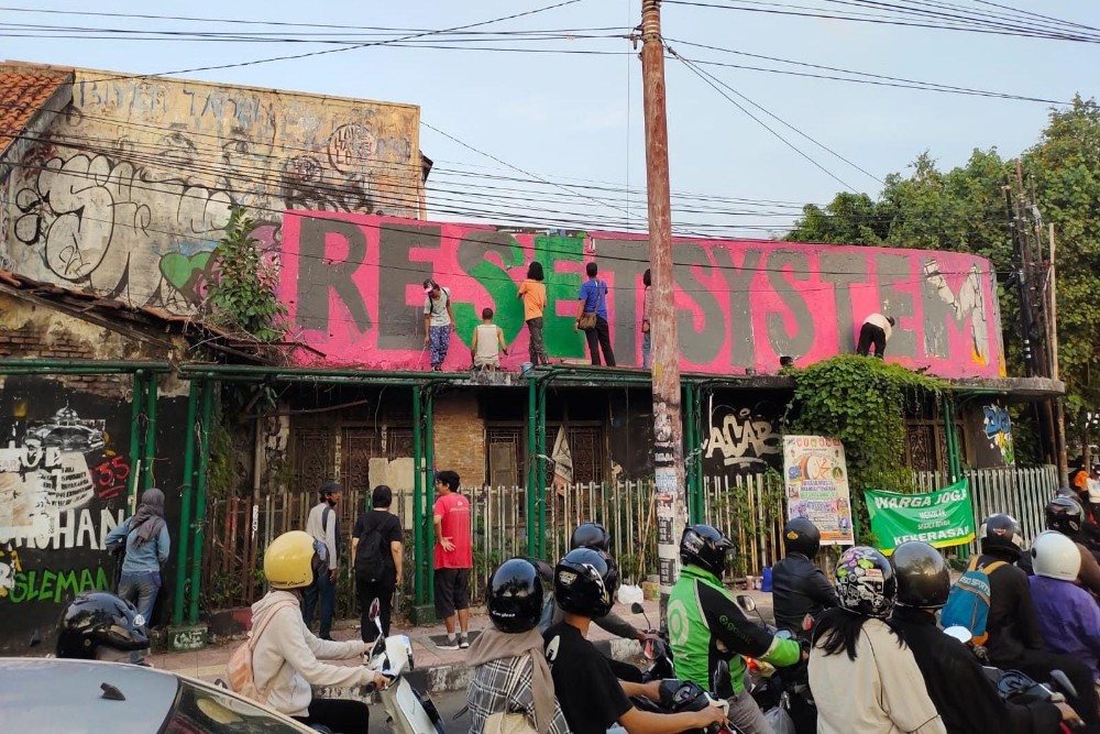 Berisi Kritik, Mural Karya Seniman Jogja Dirusak Orang Tak Dikenal