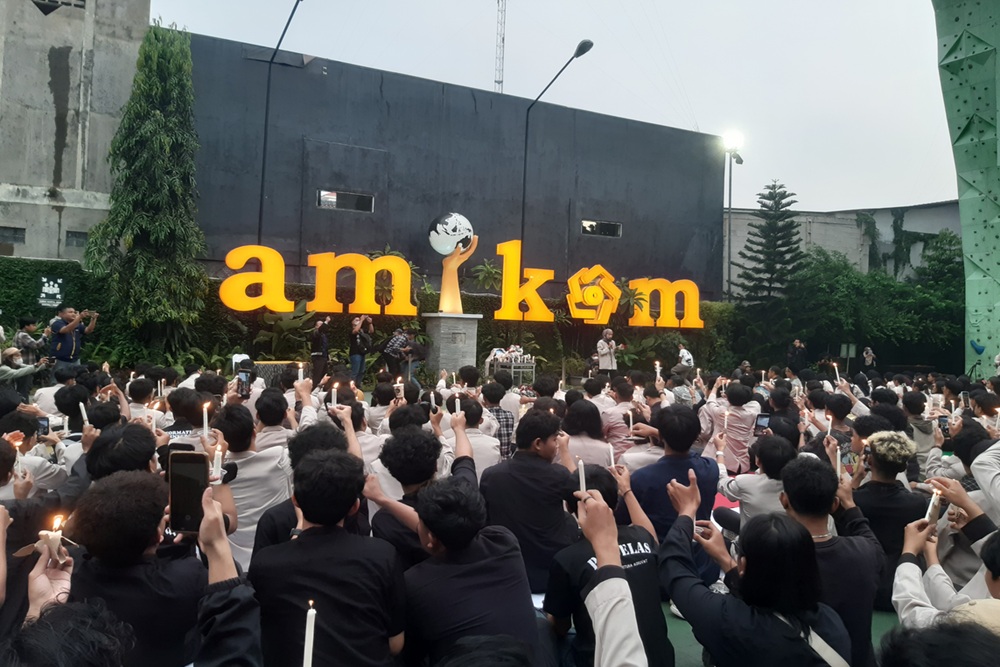 Mahasiswa Amikom Jogja Gelar Doa Bersama untuk Rheza