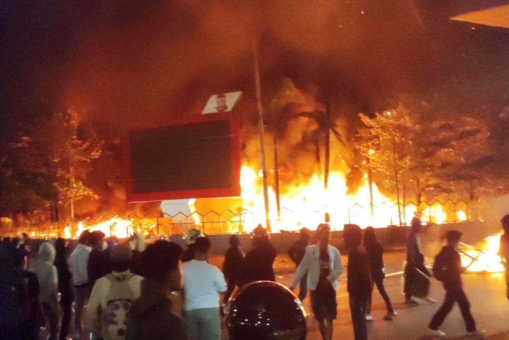 Pembakaran Gedung DPRD, BEM Kampus Makassar: Bukan Kami