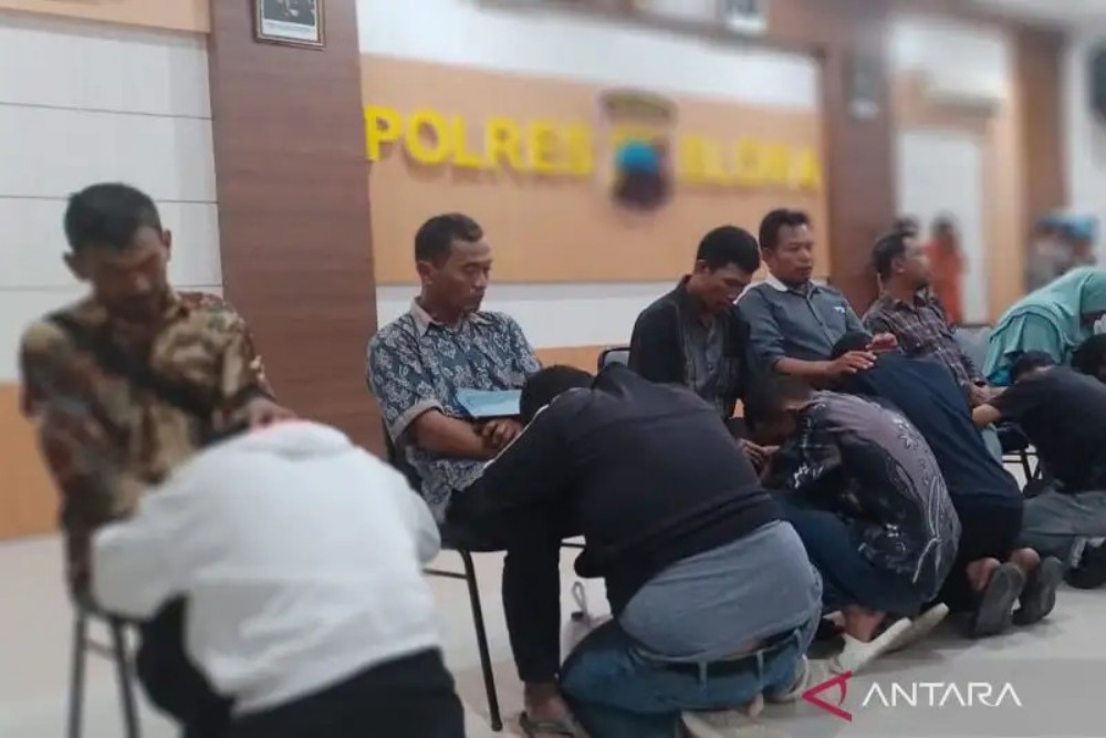 12 Pemuda Ditangkap Saat Akan Merusak Gedung DPRD Blora