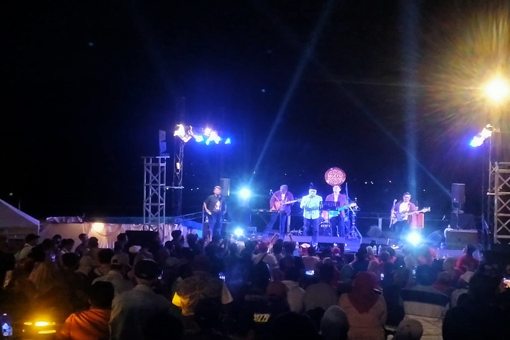 Lagu-lagu Koes Plus Meriahan Wisata Malam Watu Gagak Bantul
