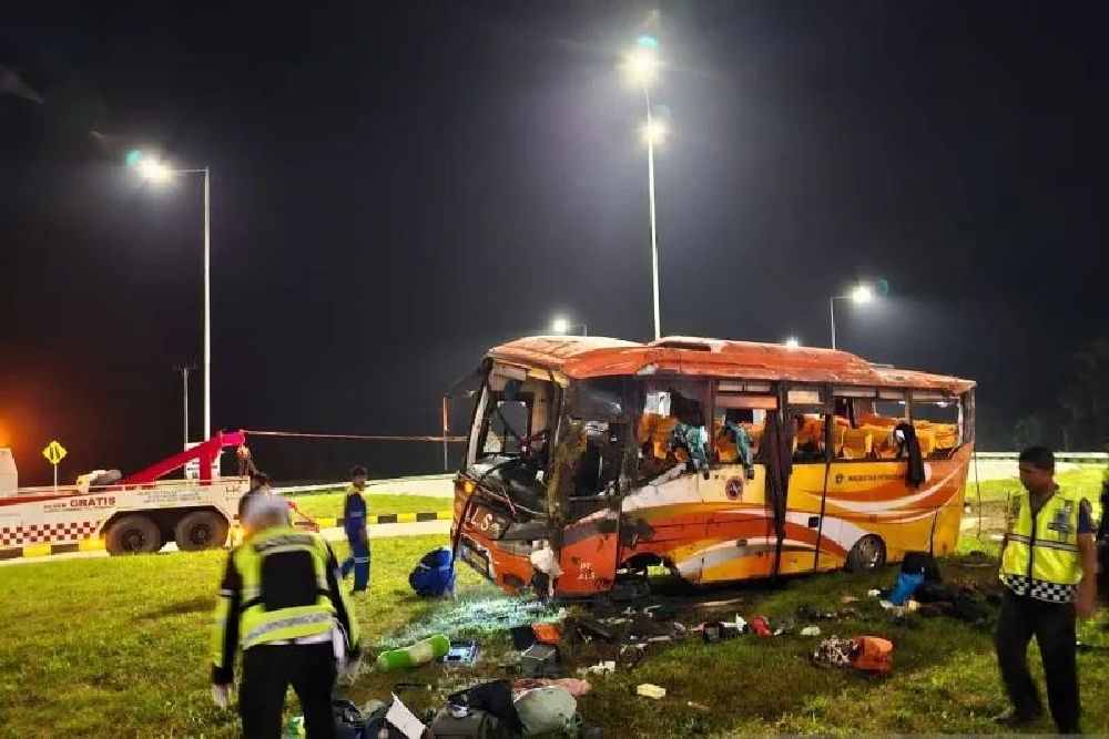 Bus Pariwisata ALS Alami Kecelakaan di Tol Padang, 2 Penumpang Tewas