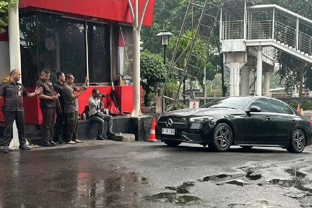 Dua Mobil Mantan Wamenaker yang Hilang Dikembalikan ke KPK