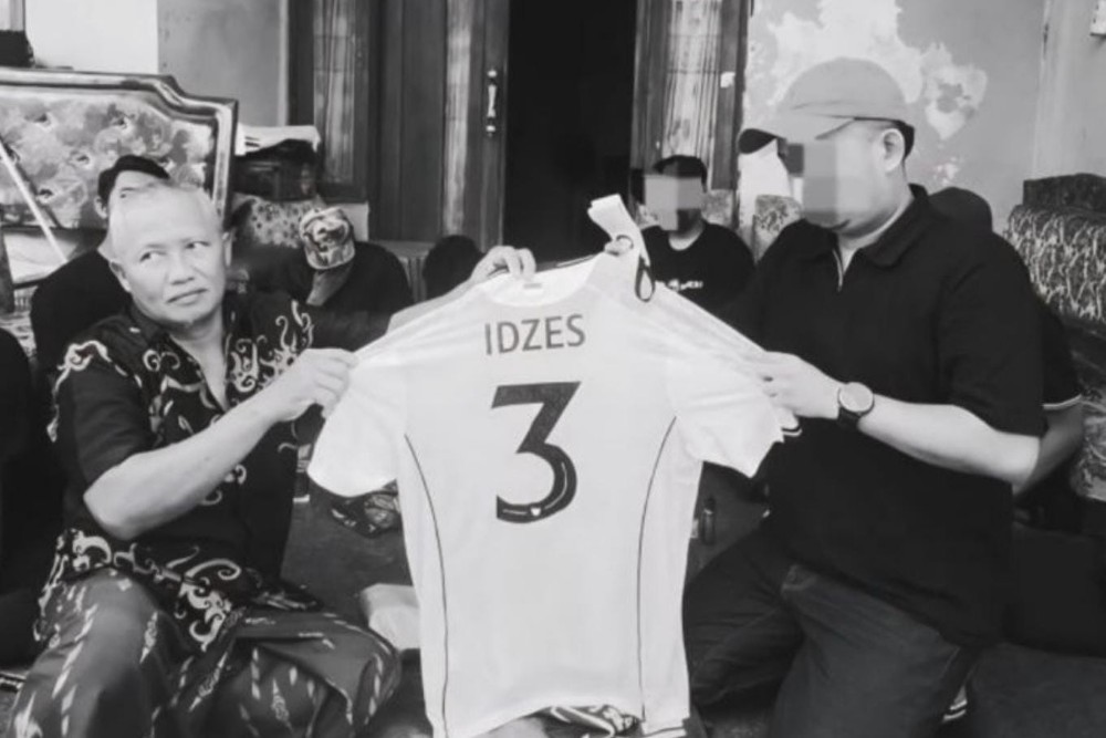 Jay Idzes Beri Penghormatan untuk Suporter Timnas Meninggal