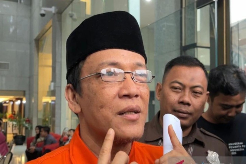 Pakai Peci Saat Diperiksa KPK, Noel: Biar Lebih Keren