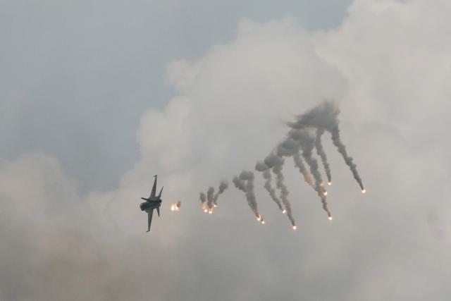 Diterobos Drone Rusia, Rumania Kerahkan Jet Tempur F-16