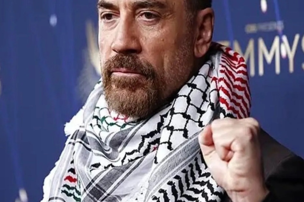 Javier Bardem Angkat Isu Palestina di Karpet Merah Emmy 2025