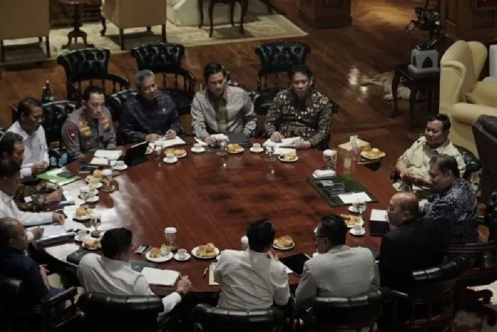 Presiden Prabowo Pimpin Ratas di Hambalang, Ini yang Dibahas