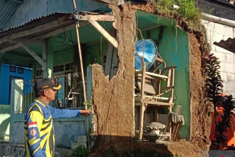 5 Rumah Rusak Akibat Gempa Magnitudo 3,8 di Sukabumi