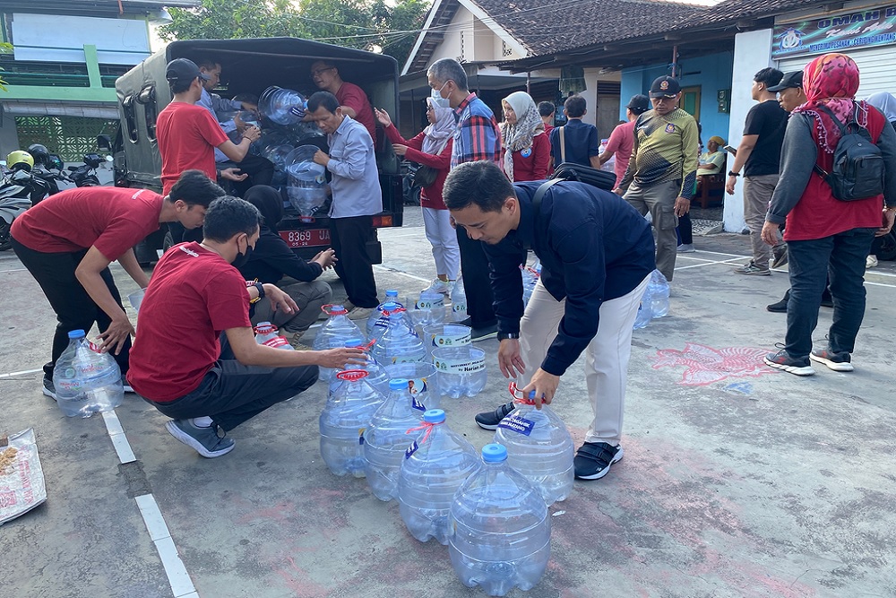 Program Mas Jos, Diskominfosan Jogja Bagikan 1.500 Galon Bekas