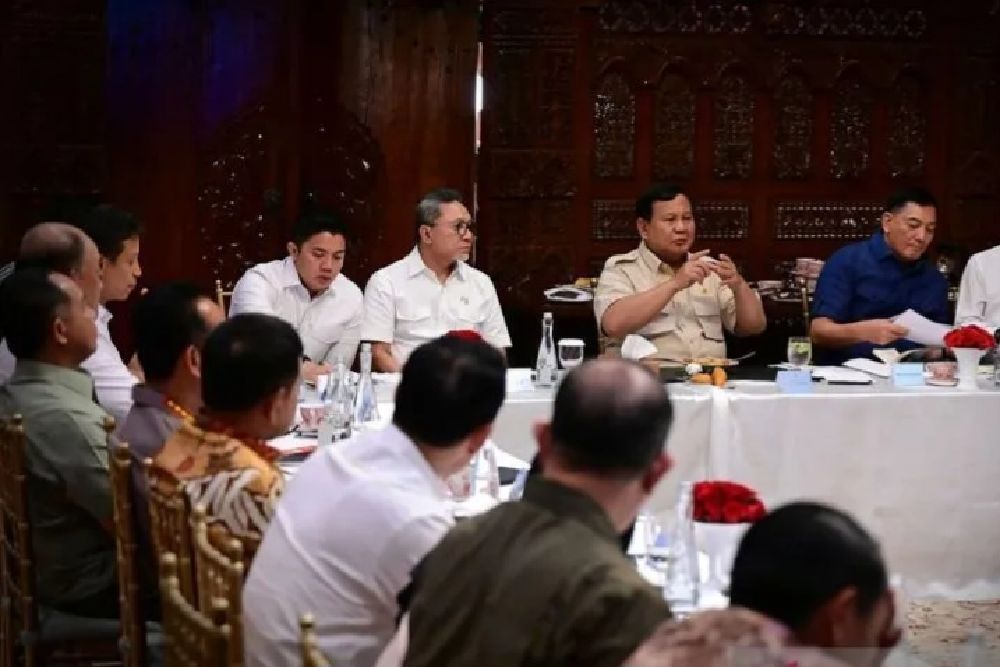 Presiden Prabowo Gelar Rapat Khusus Tanggapi Masalah MBG