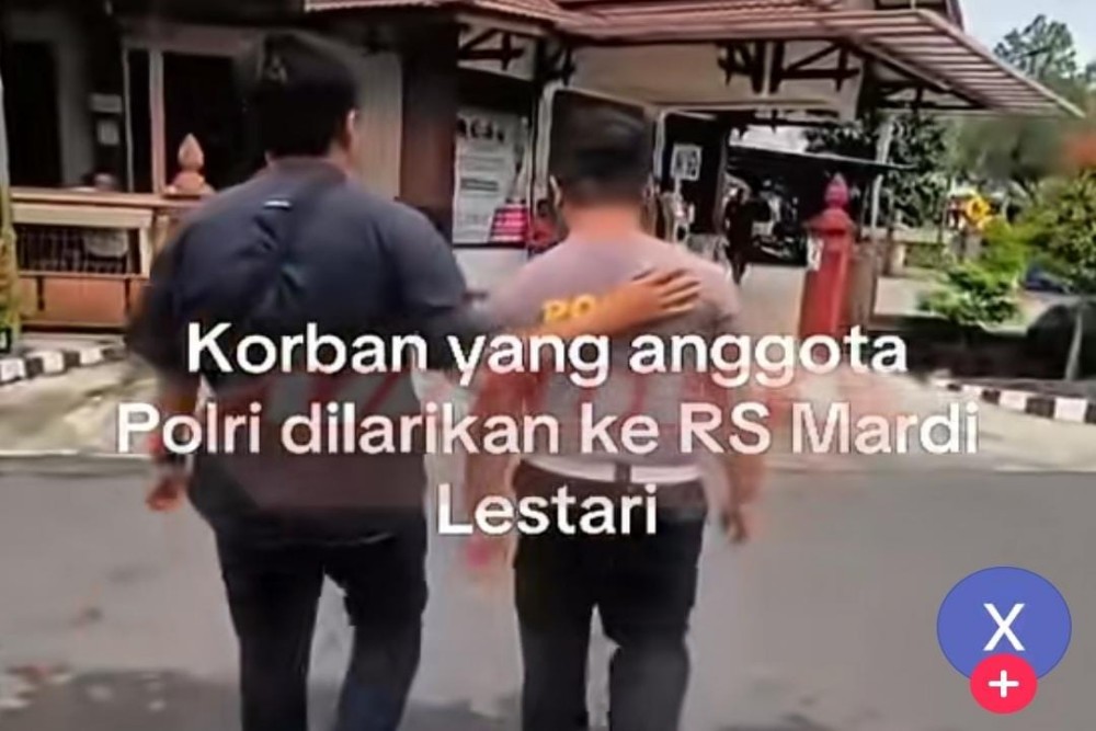 Viral Emak-emak Siram Bensin ke Tubuh Polisi, Begini Kronologinya