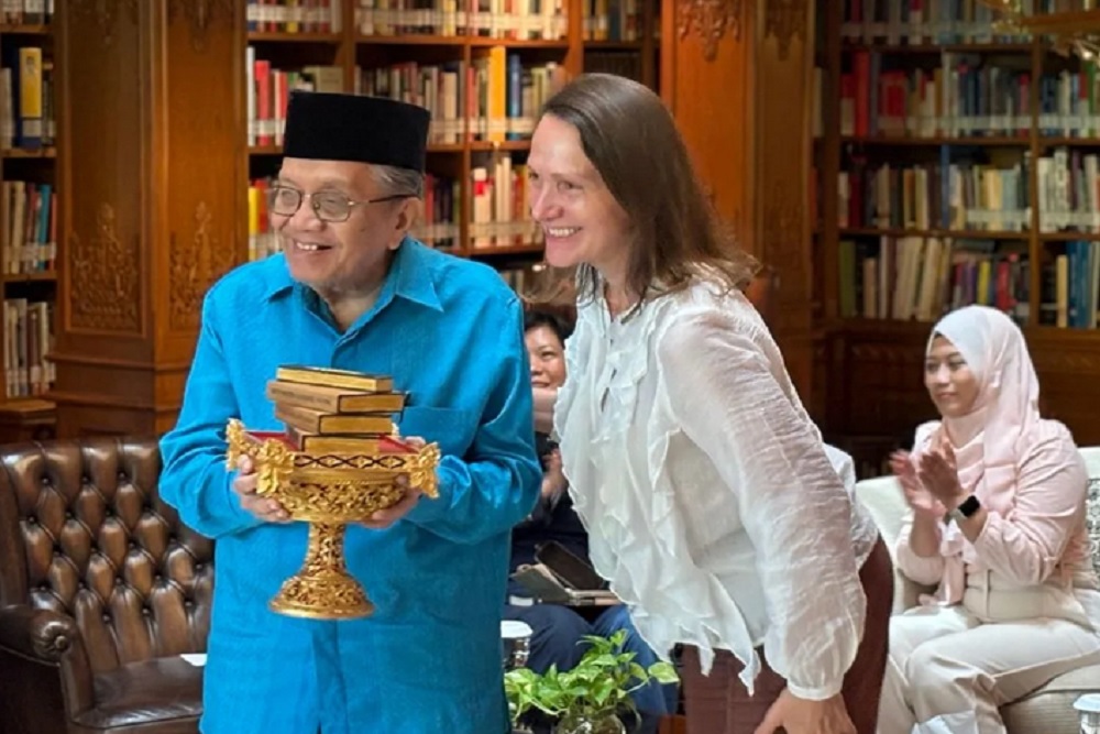 UWRF 2025 Anugerahkan Taufiq Ismail Lifetime Achievement