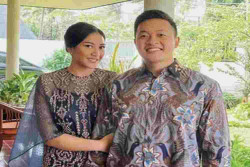 Foto Pernikahan Putri Tanjung dan Guinandra Jatikusumo Menghilang