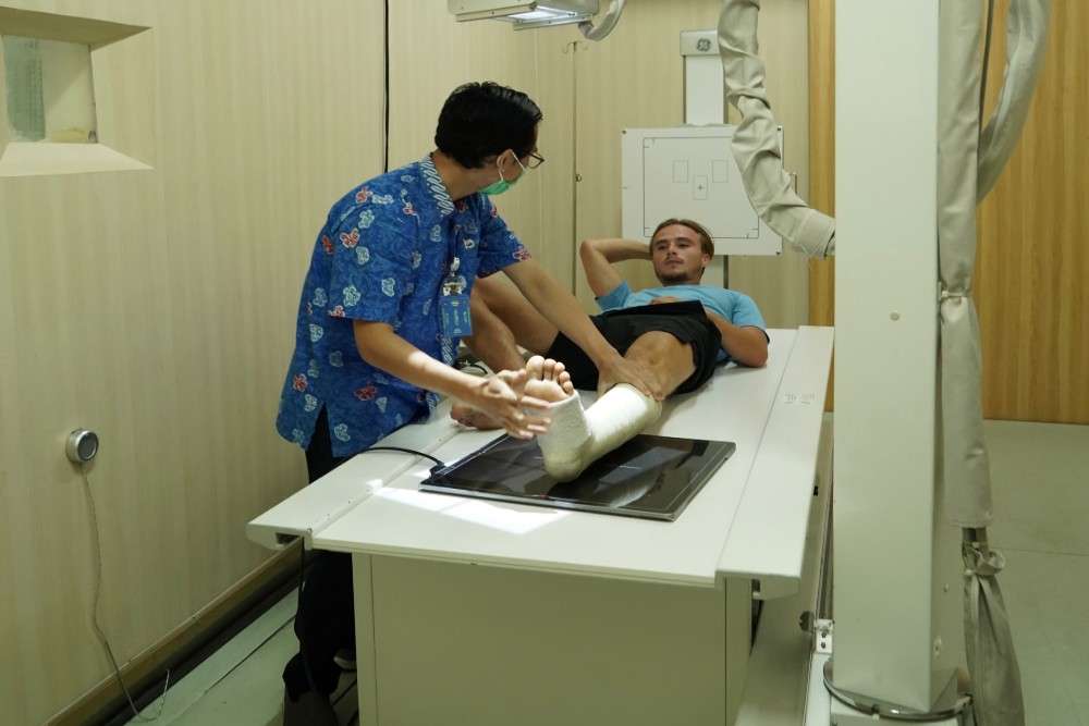 Dokter PSIM Jogja Ungkap Perkembangan Cedera Donny Warmerdam