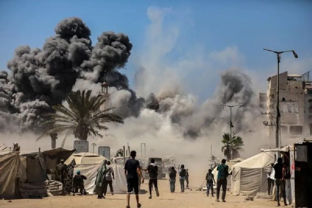 2 Tahun Perang, Israel Tingkatkan Serangan Udara di Gaza