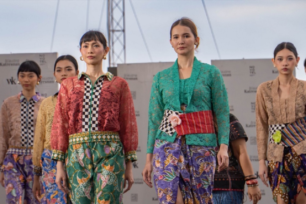 Rayakan Hari Batik Nasional, Novotel Suites Gelar Wastra Katresnan