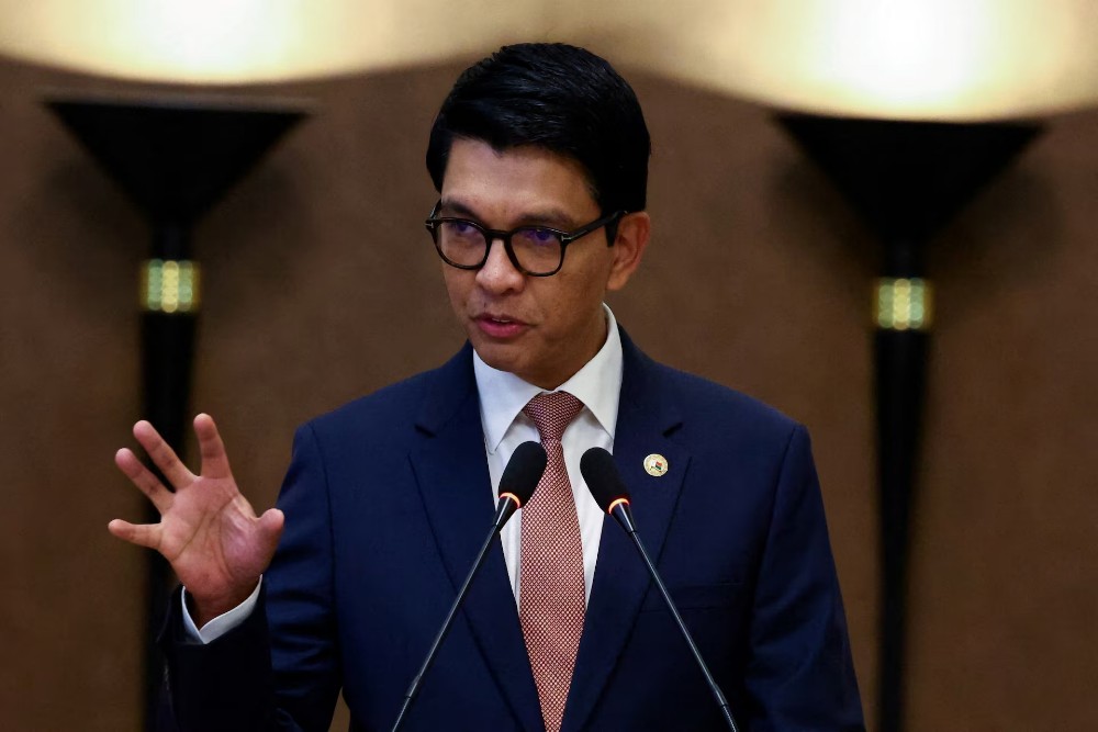 Rusuh, Presiden Madagaskar Andry Rajoelina Kabur ke Prancis
