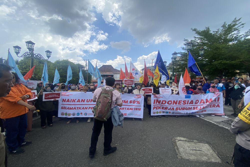 Buruh DIY Tuntut Upah Minimum Rp3,6 Juta pada 2026