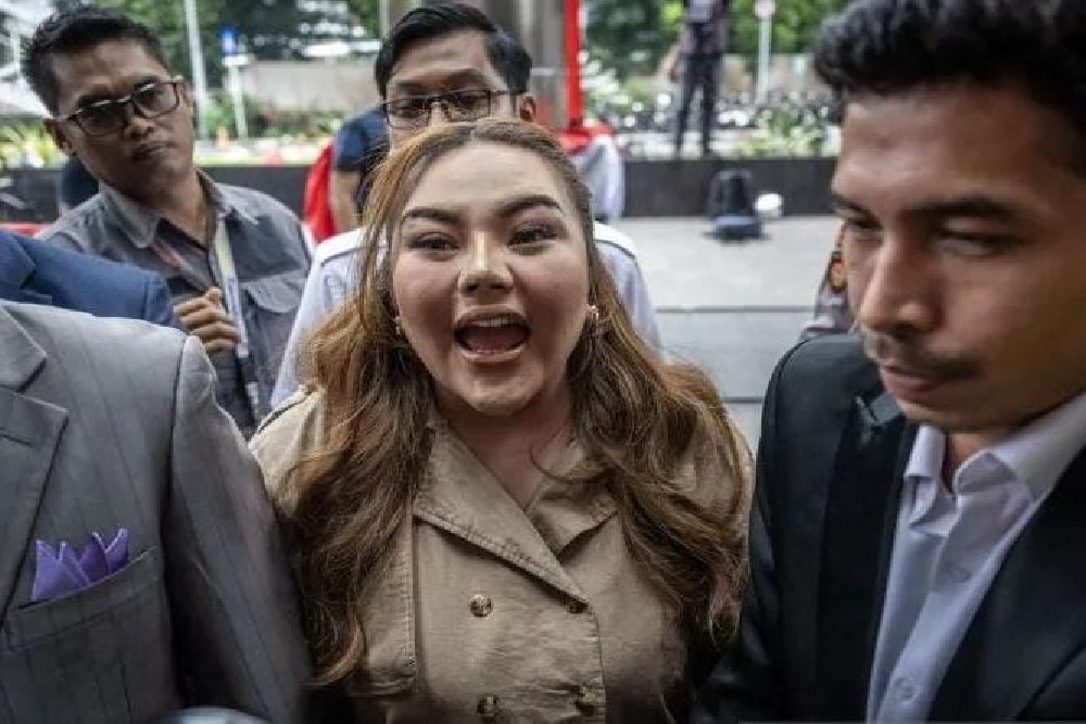 Polisi Tetapkan Lisa Mariana sebagai Tersangka Pencemaran Nama Baik