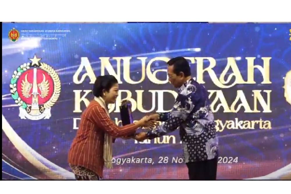 Komitmen Perpustakaan USD Alih Aksara Lontar Kuno