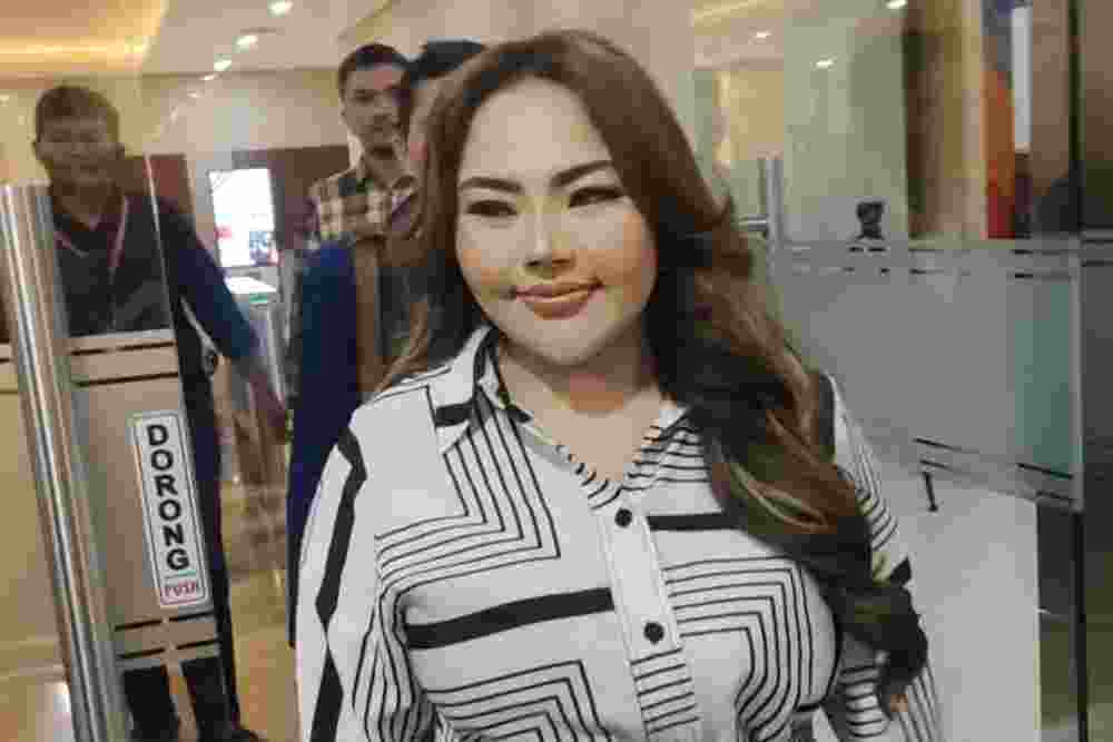 Lisa Mariana Dicecar 44 Pertanyaan di Bareskrim