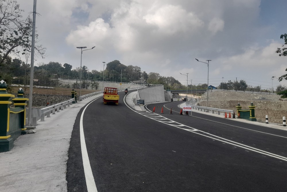 Terdampak Jalan Prambanan-Lemahbang, Warga terima SHM