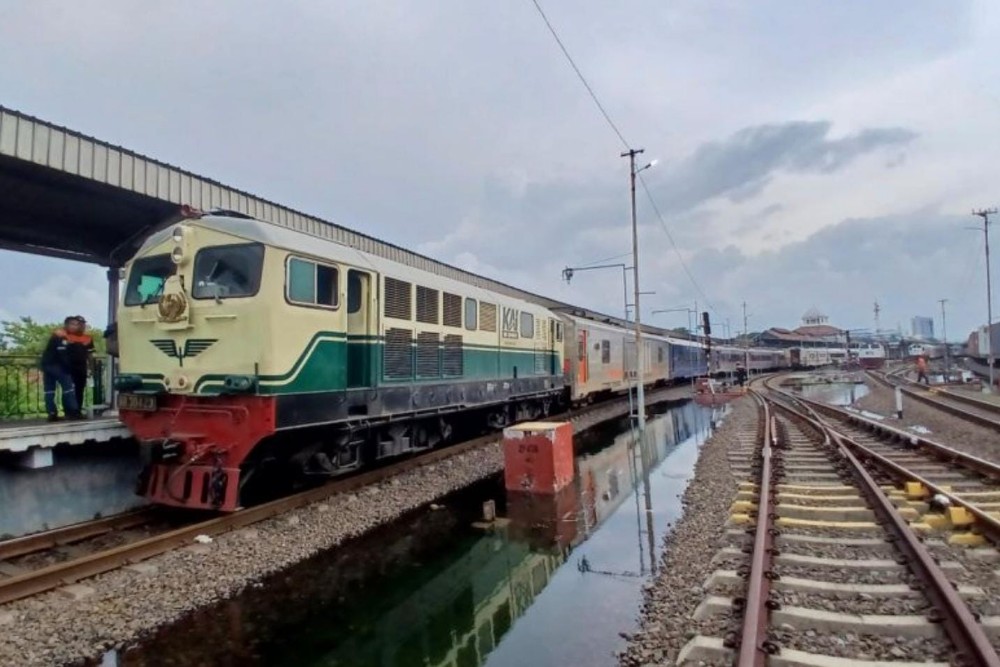 Banjir Stasiun Semarang-Alastua, Lokomotif Diesel Hidrolik Dikerahkan
