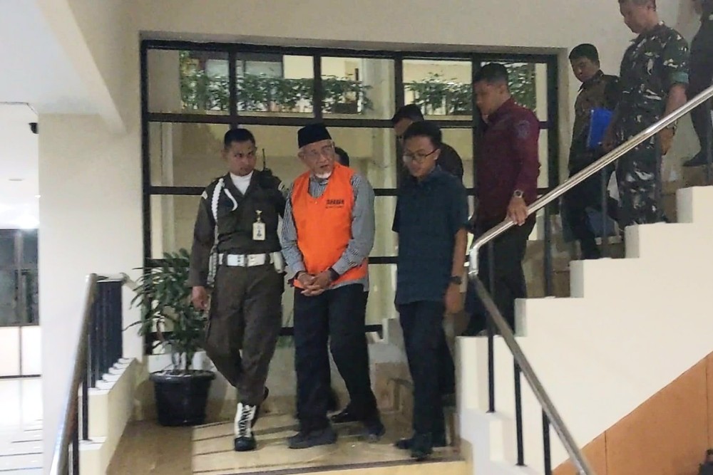 Eks Bupati Sleman Ditahan Terkait Dugaan Korupsi Dana Hibah Pariwisata