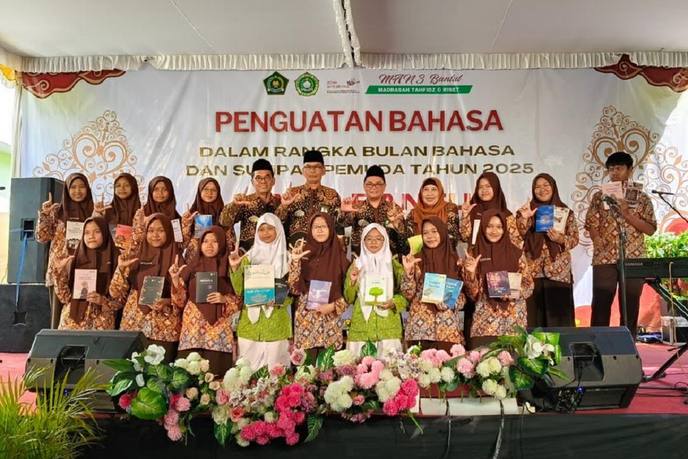 Bulan Bahasa, MAN 3 Bantul Luncurkan 23 Buku Karya Siswa