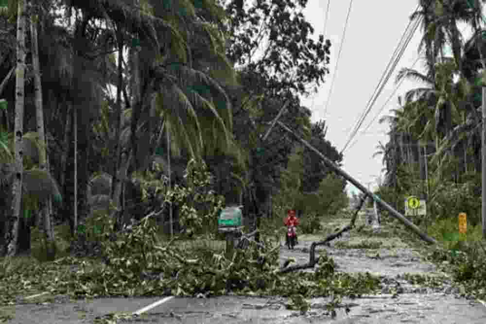 Topan Kalmaegi Hantam Filipina: Cebu Porak-poranda, 90 Orang Tewas