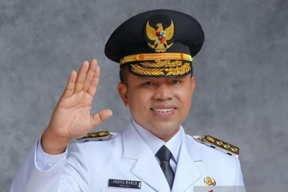 Gubernur Riau Pakai Uang Hasil Memeras untuk Foya-foya di Luar Negeri
