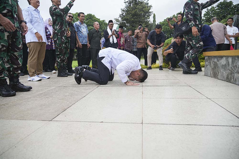 Akhirnya, Logo Akademi TNI di Atas Gedung Pemkot Magelang Diturunkan