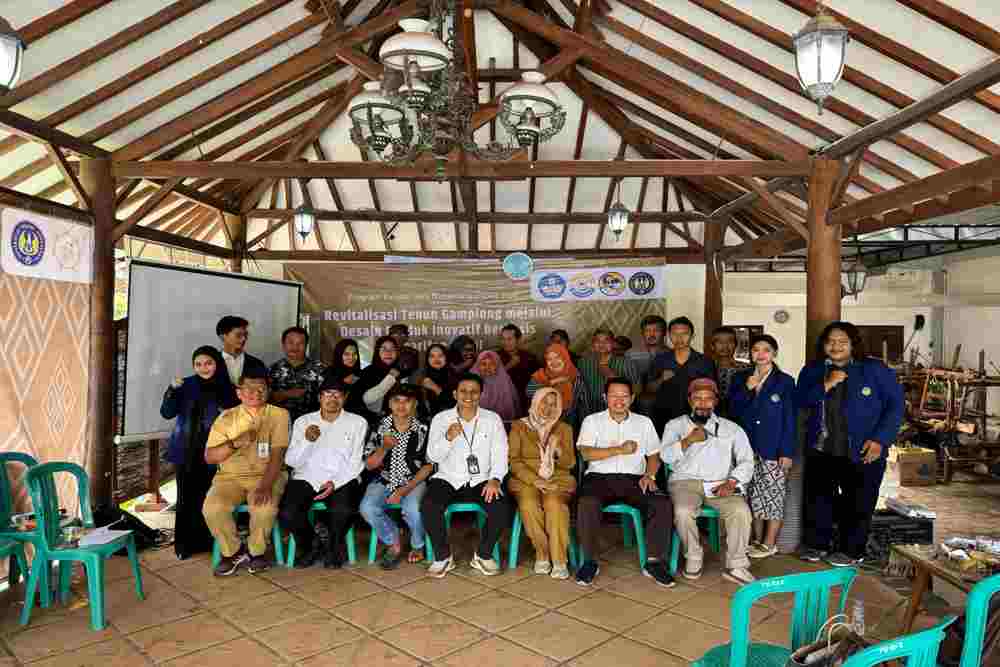 UNY Dampingi Tenun Gamplong, Tiga Motif Baru Siap Didaftarkan