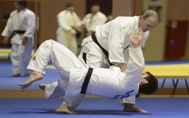 Putin Klaim Sehat Usai Pemeriksaan, Publik Tetap Curiga