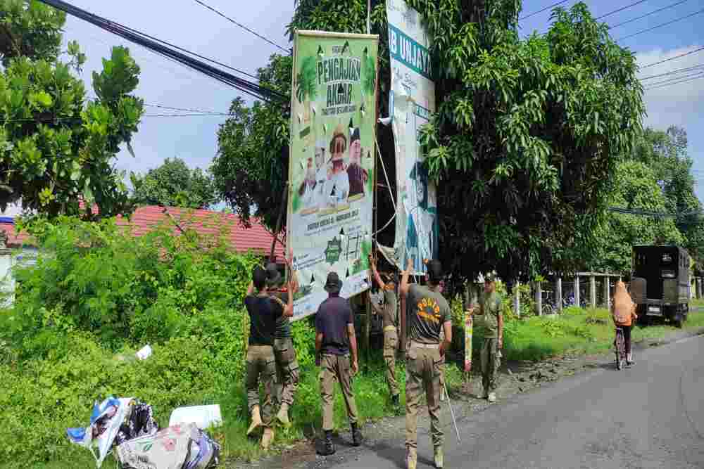 Satpol PP Bantul Tertibkan 70 Spanduk dan Reklame Ilegal