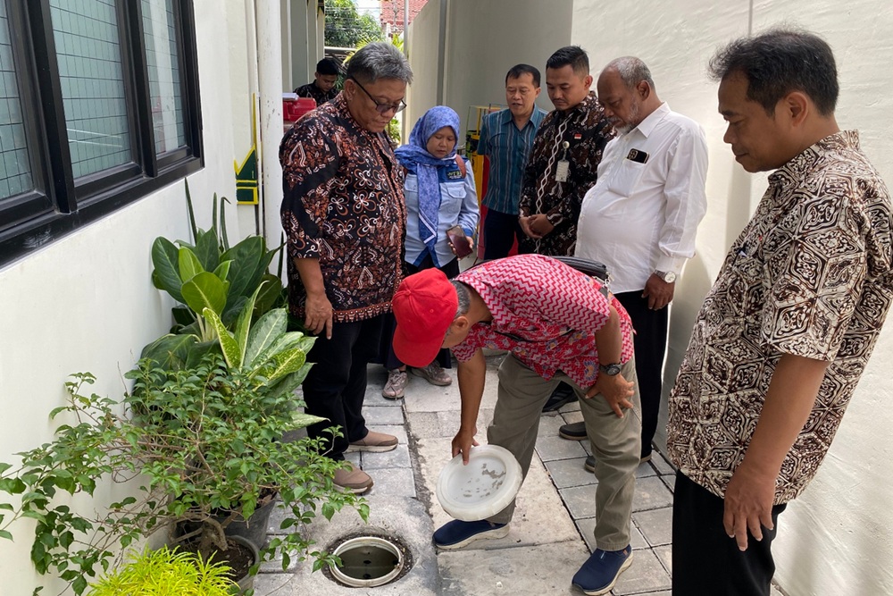 23 Biopori Jumbo, Kelurahan Gedongkiwo Jogja Mandiri Kelola Sampah