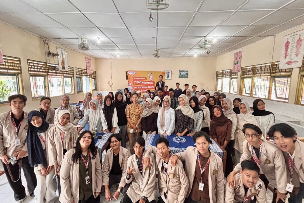 Mahasiswa Amikom Gelar Pelatihan Video Promosi di SMAN 1 Tempel