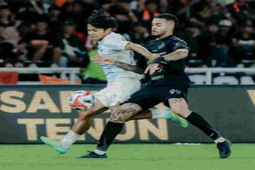 Gol Maxwell & Allano Bawa Persija Amankan Runner Up