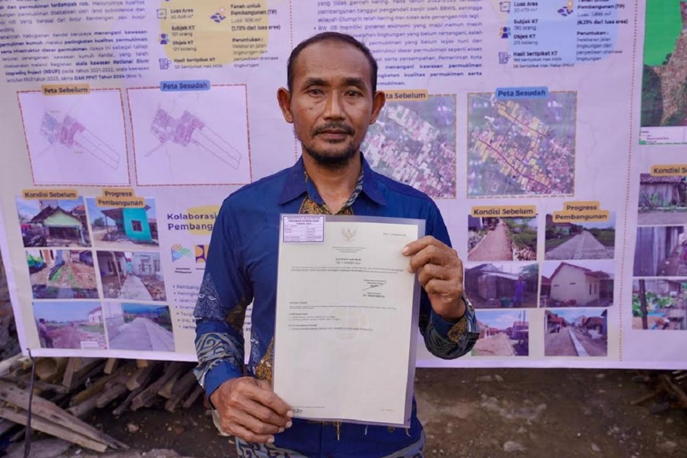 Warga Karangsari Dapat Sertipikat, Hidup Membaik lewat Konsolidasi