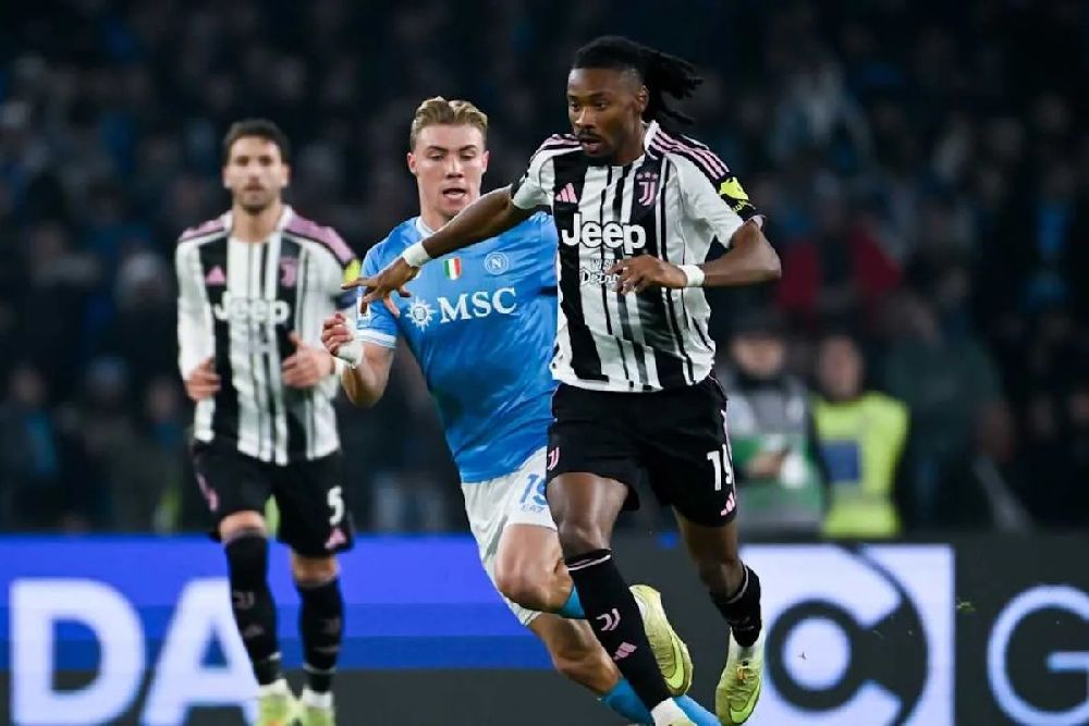Napoli Tekuk Juventus 2-1 dan Kembali ke Puncak Klasemen Liga Italia