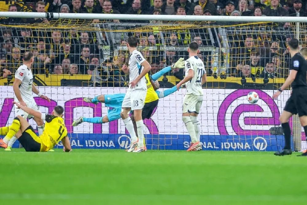 Hasil Bundesliga: Dortmund dan Hamburg Kompak Menang