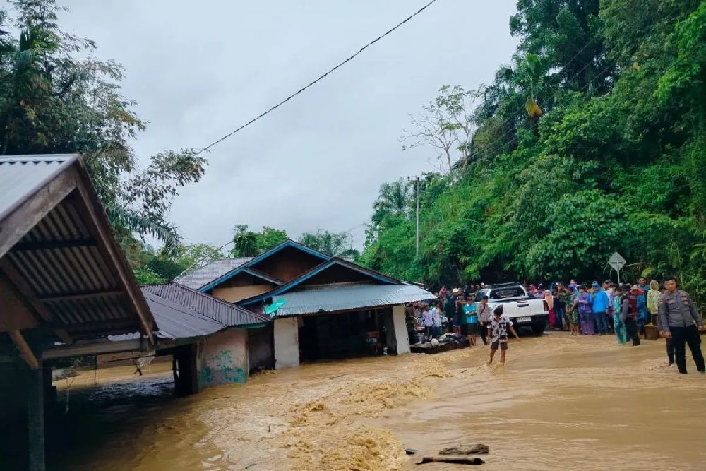 Banjir di Agam Rusak Rumah Warga, Pemkab Butuh 525 Hunian Sementara