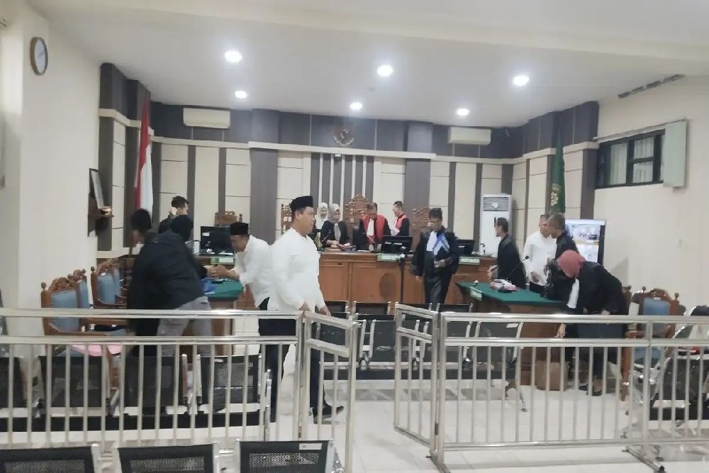 Hakim Batasi Pemeriksaan Saksi di Sidang Korupsi Masjid Karanganyar